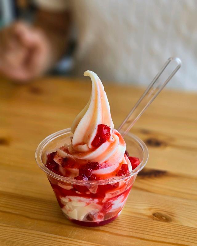 어바웃커피프로젝트 딸기 소프트 아이스크림