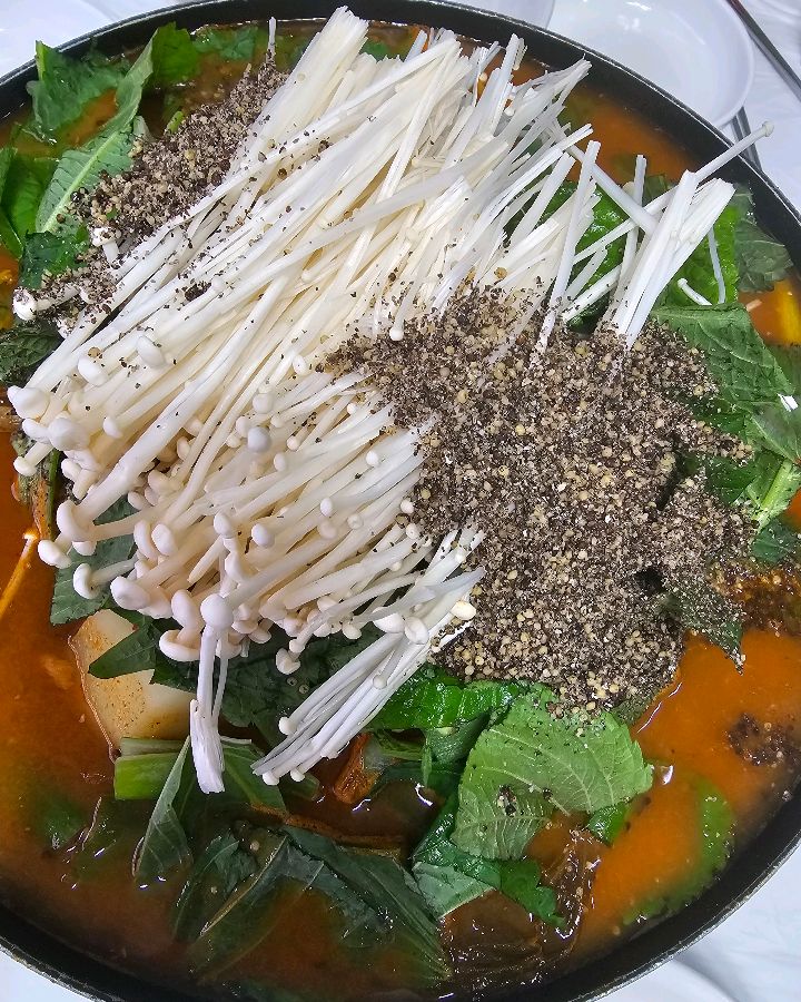 푸짐한 뼈해장국의 모습