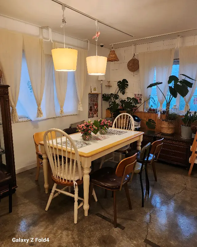 카페 내부 인테리어