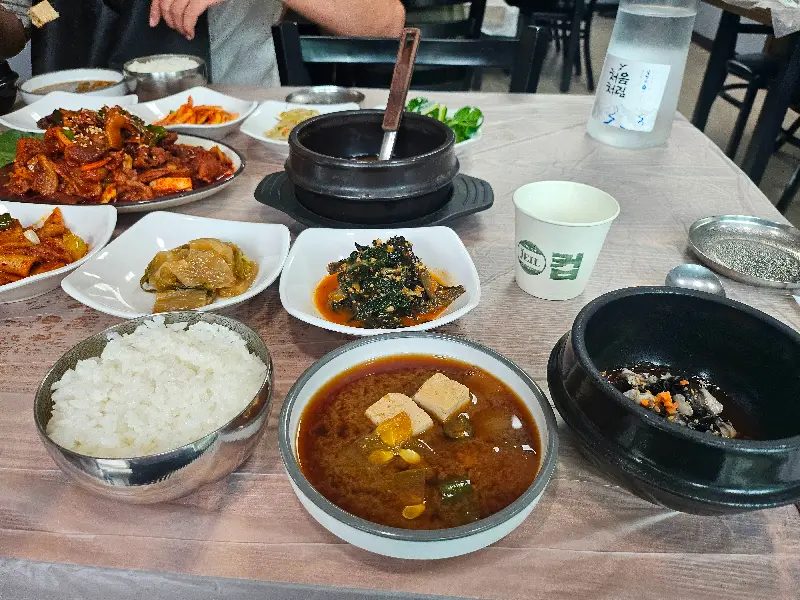 푸짐한 쌈밥 한 상