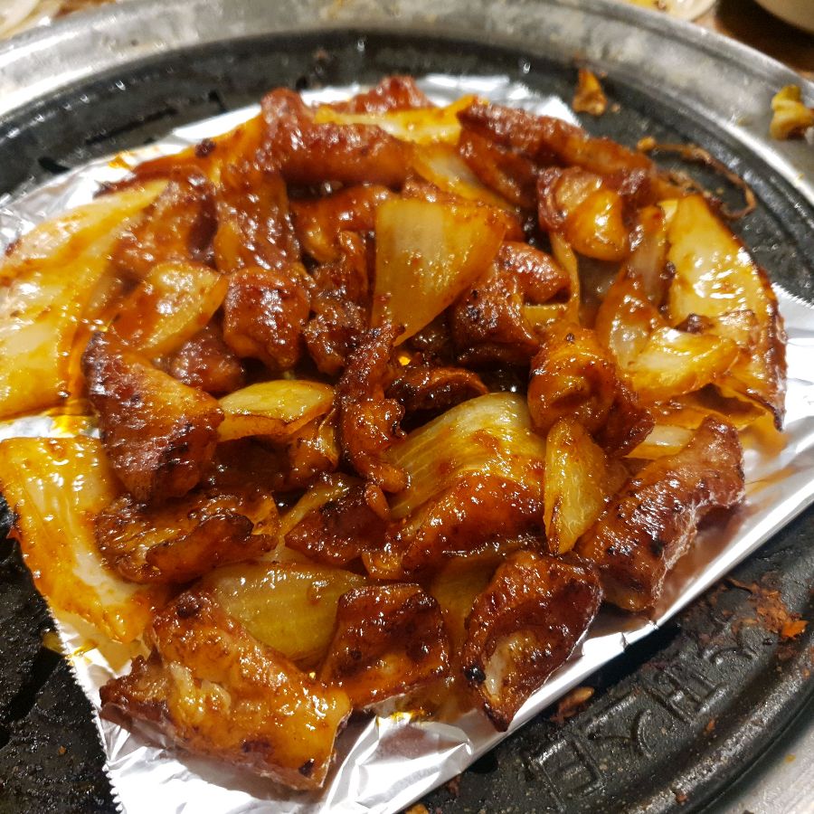 양념 막창이 맛있게 구워진 모습