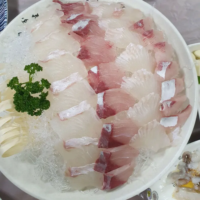 신선함이 가득한 모듬회