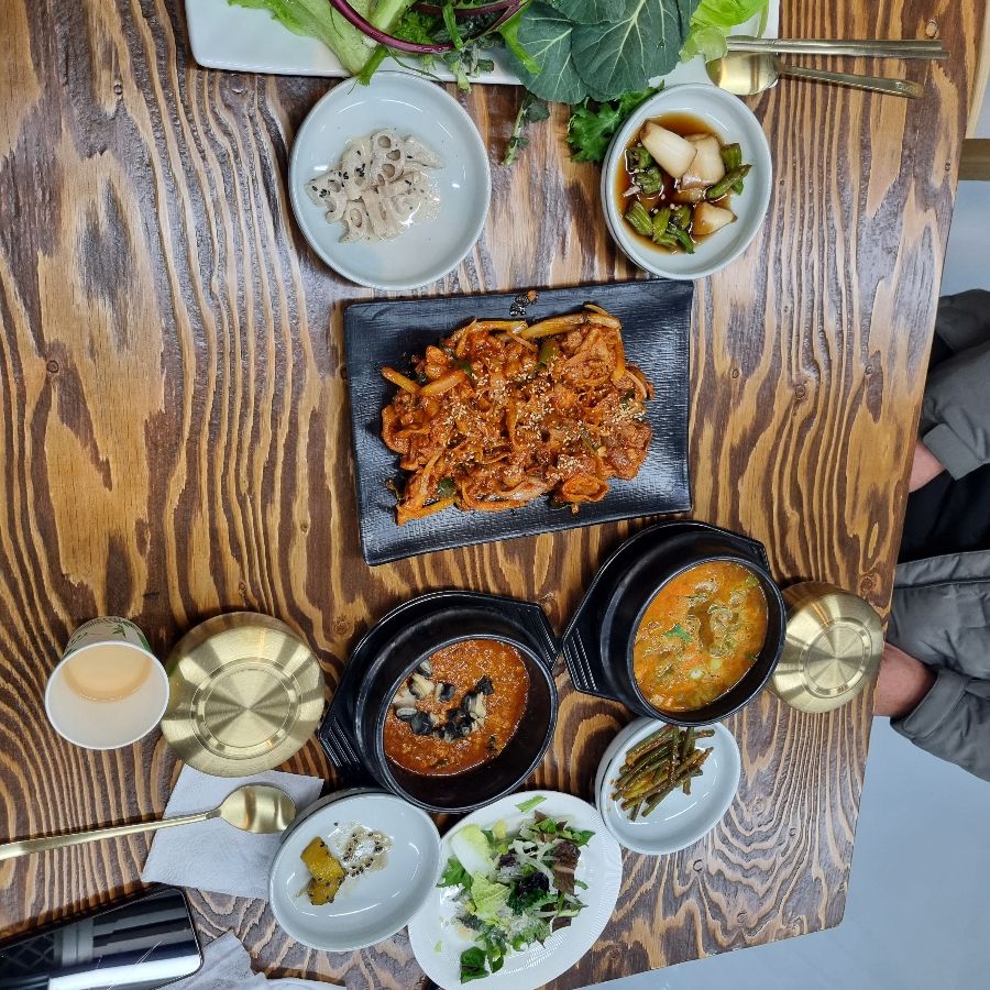 윤훈식농가쌈밥 성주점의 푸짐한 한 상 차림