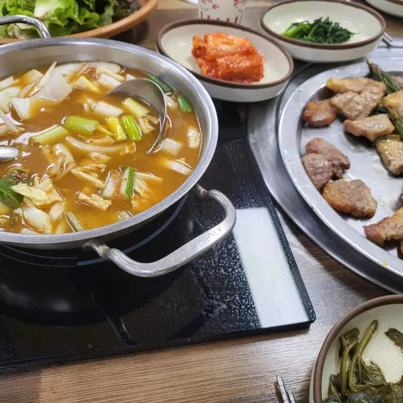된장찌개와 돼지고기