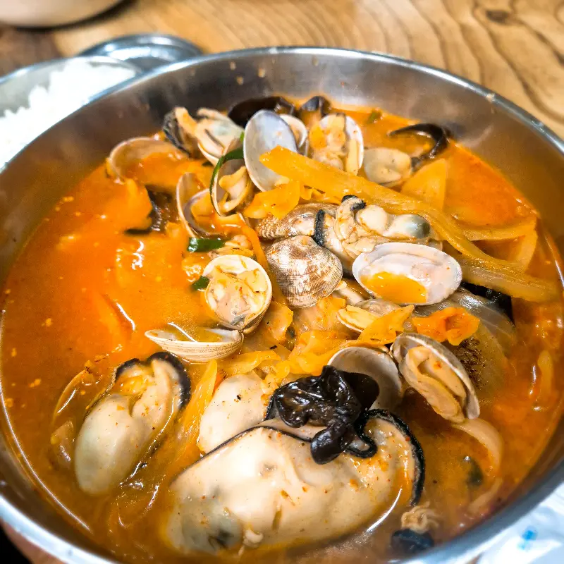 해산물이 가득한 짬뽕