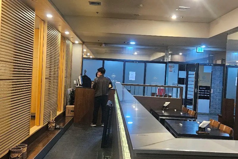 깔끔한 매장 내부