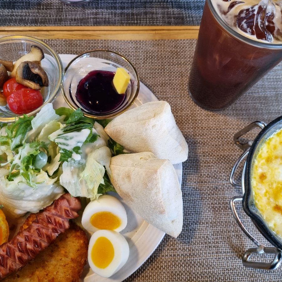 푸짐한 브런치 한 상
