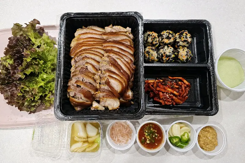 푸짐한 족발 포장 세트 구성