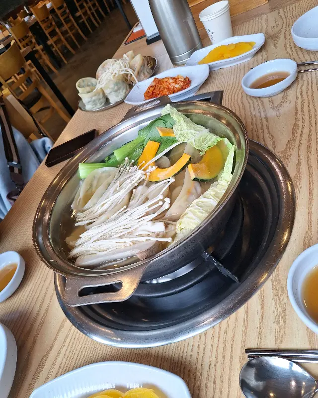 만두전골 한 상 차림