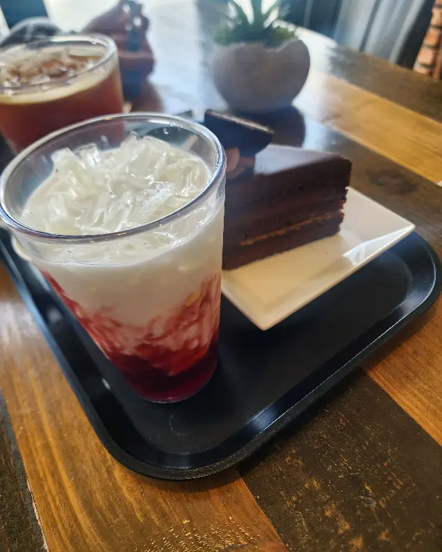 노을 에이드와 당근 케이크