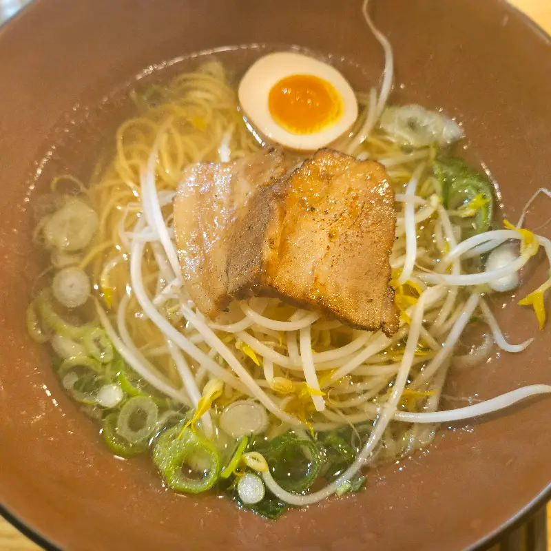 탱글탱글한 면발이 살아있는 라멘