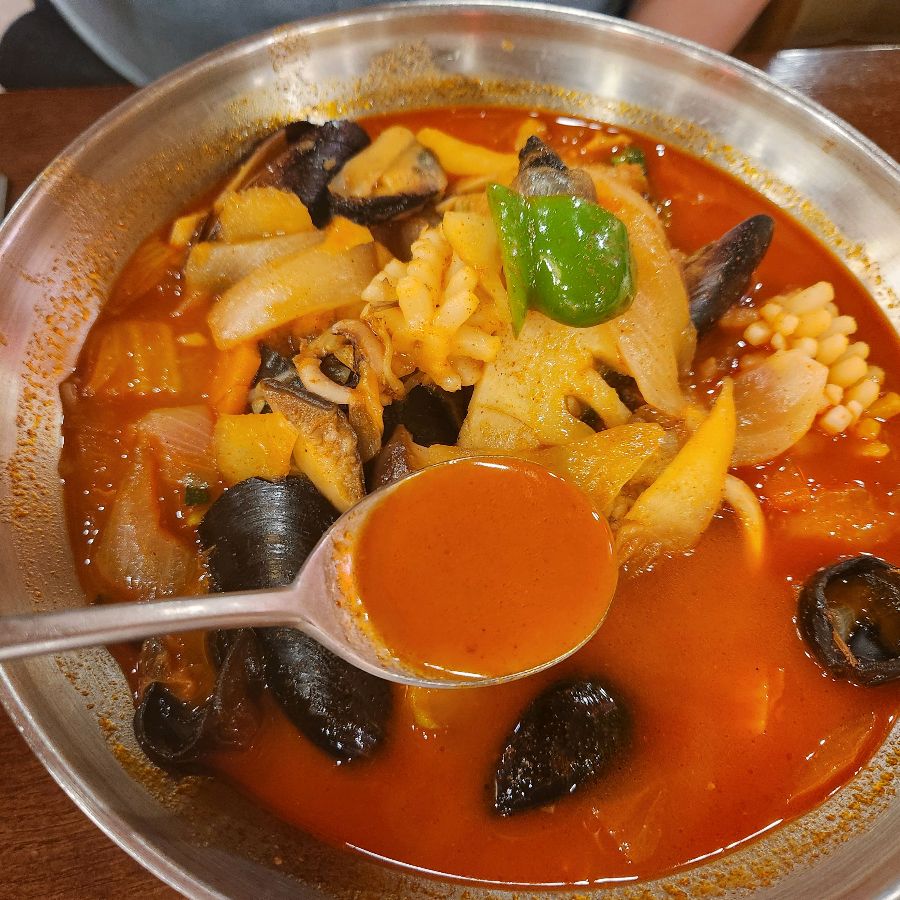 얼큰한 짬뽕 국물