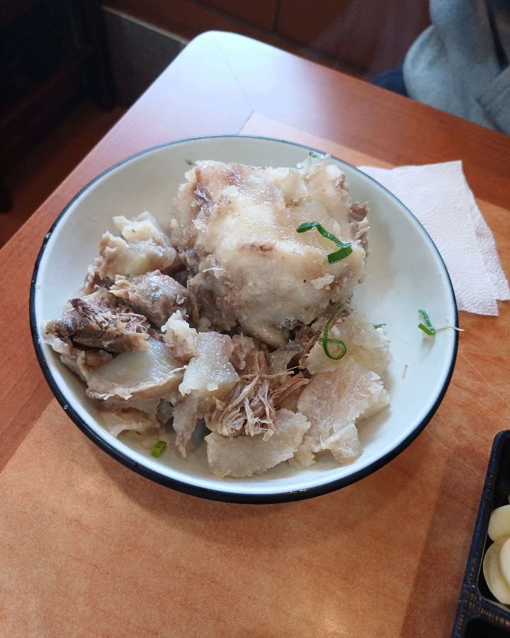 탱글탱글한 도가니무침