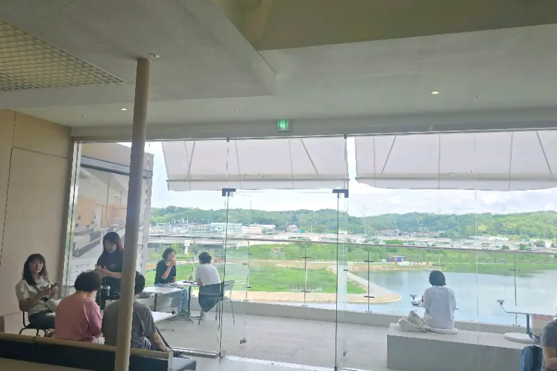 어사이드커피에서 바라본 은계호수 뷰