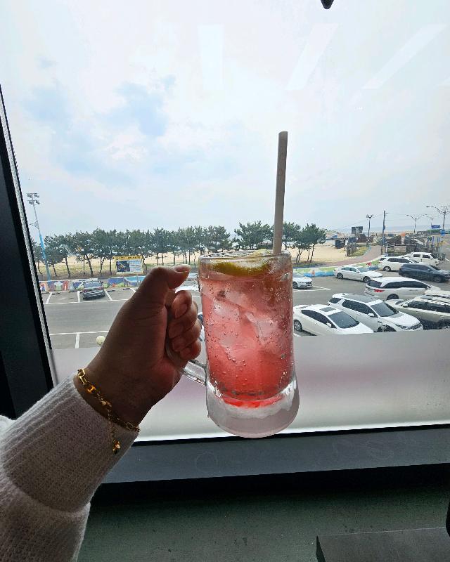 깔끔하게 차려진 한 상