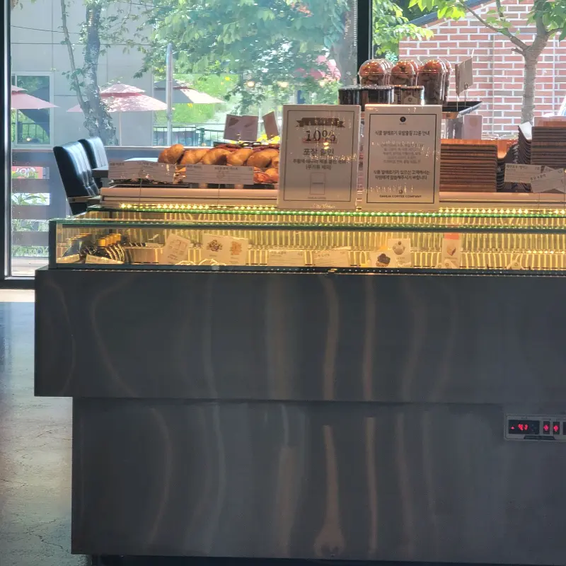 베이커리 진열대