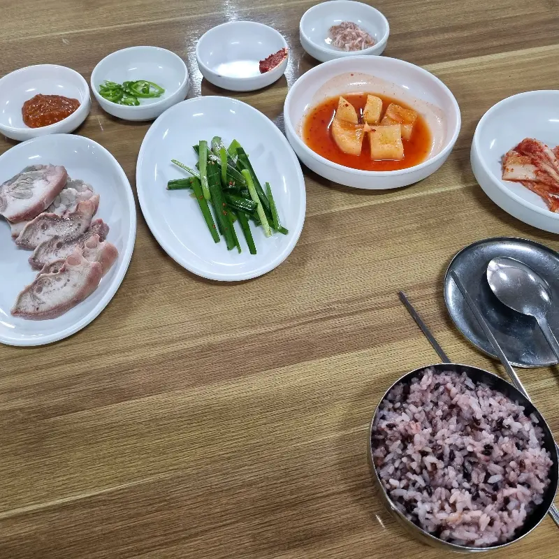 혼밥도 편안한 분위기