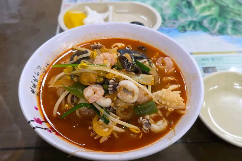 해산물이 듬뿍 들어간 짬뽕