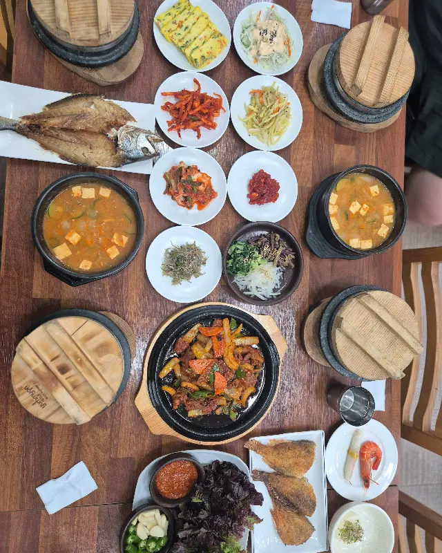 푸짐한 한 상 차림 항공샷