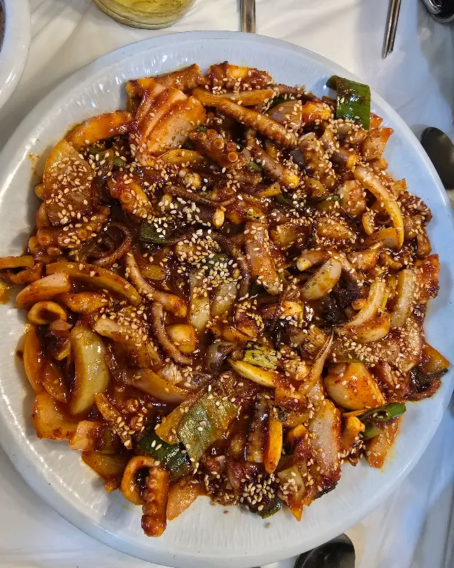 매콤달콤한 낙지볶음