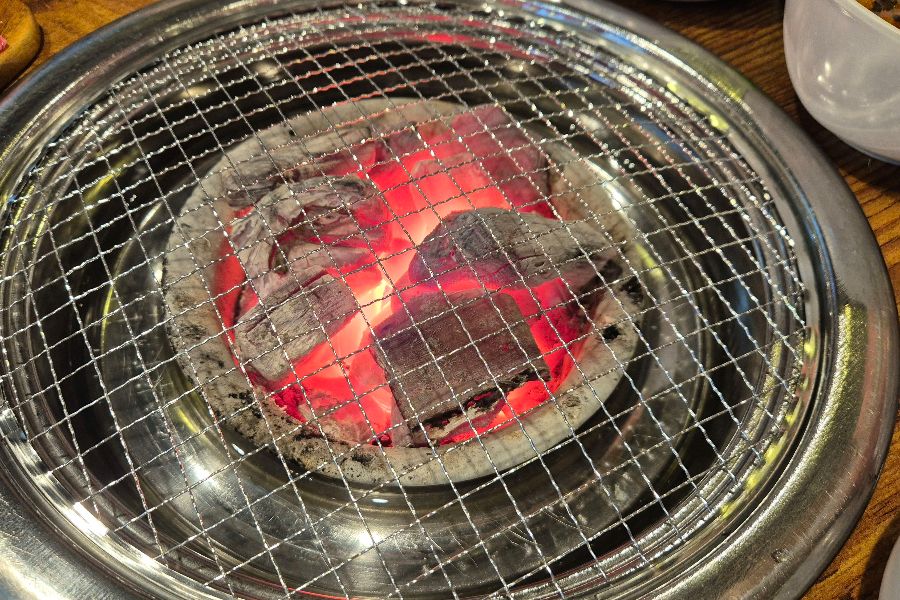 강렬한 숯불의 향연