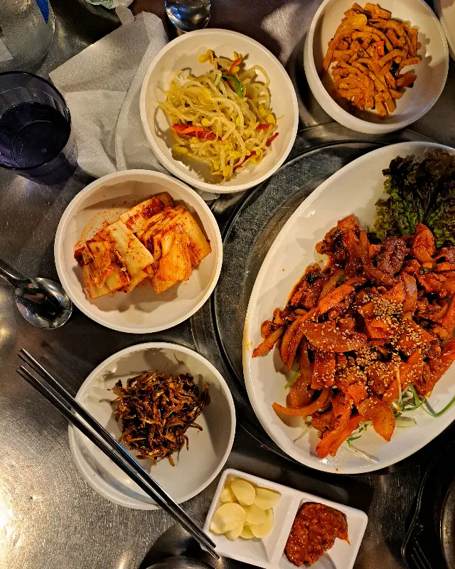 돈사돈 내부 모습