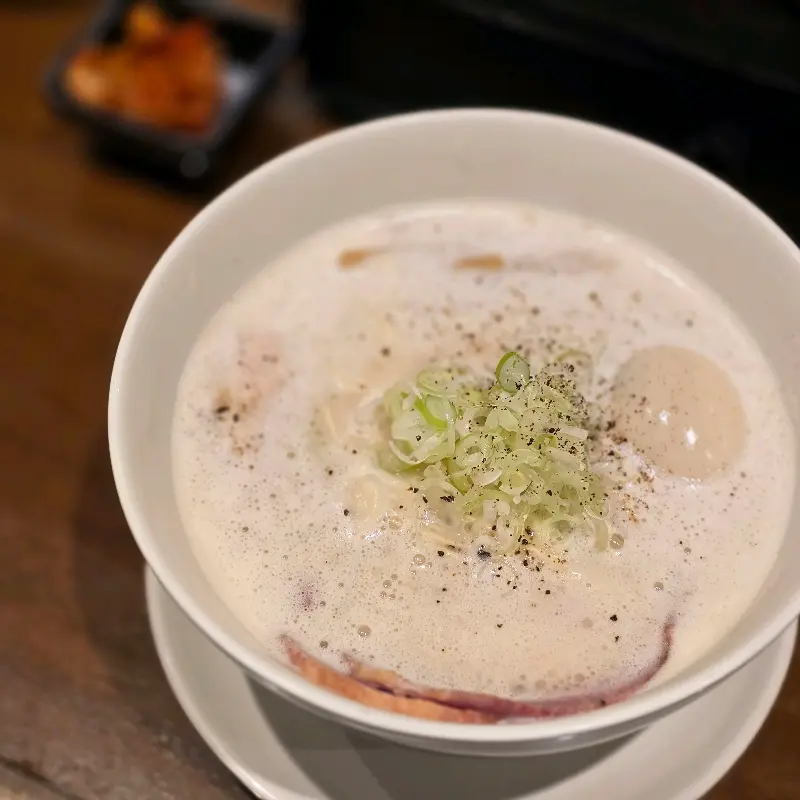 토리파이탄 라멘의 따뜻한 국물