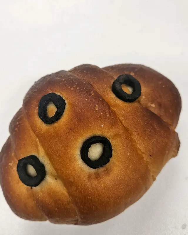 샤스타데이지가 예쁘게 핀 동산커피 외부