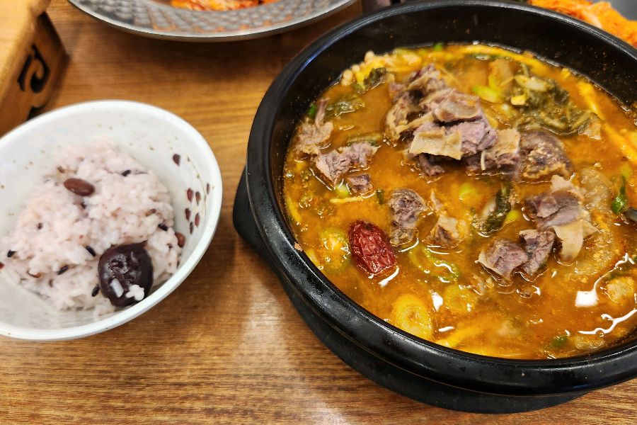 매콤갈비찜과 솥밥