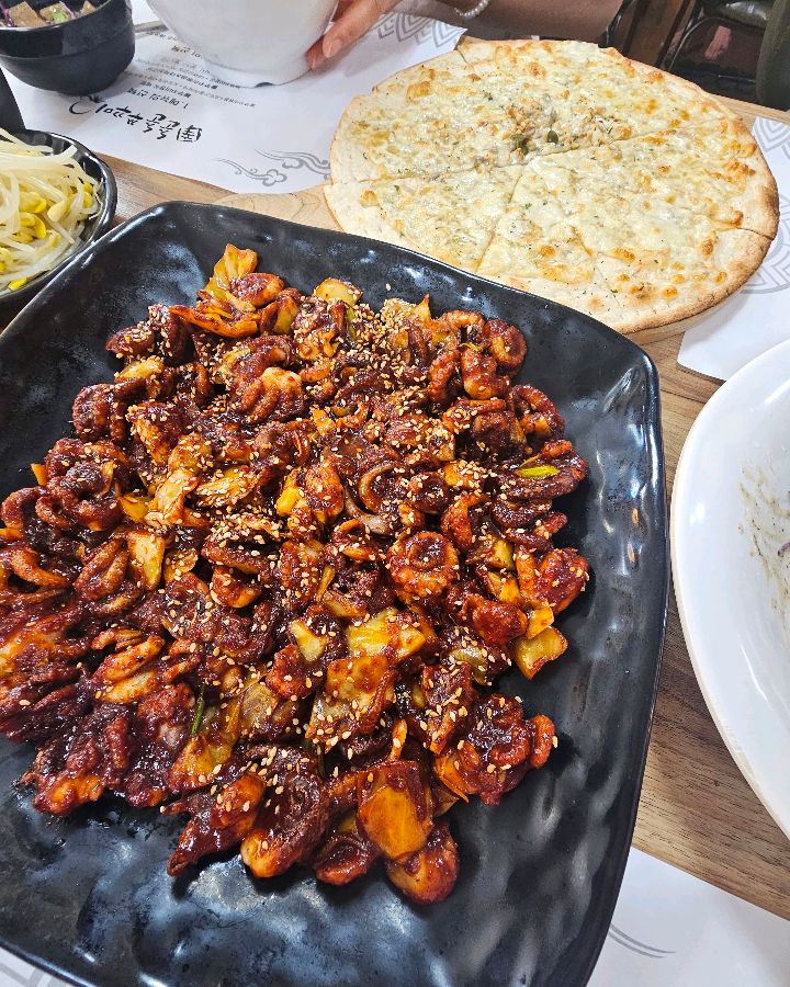 쭈꾸미와 피자의 환상적인 조합