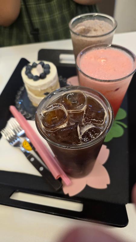 카페비야 음료와 케이크