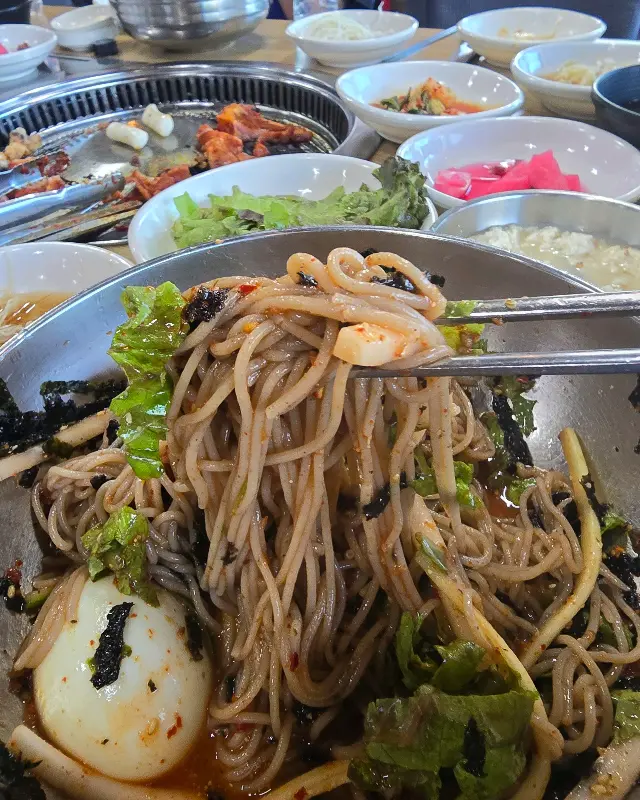 비빔막국수