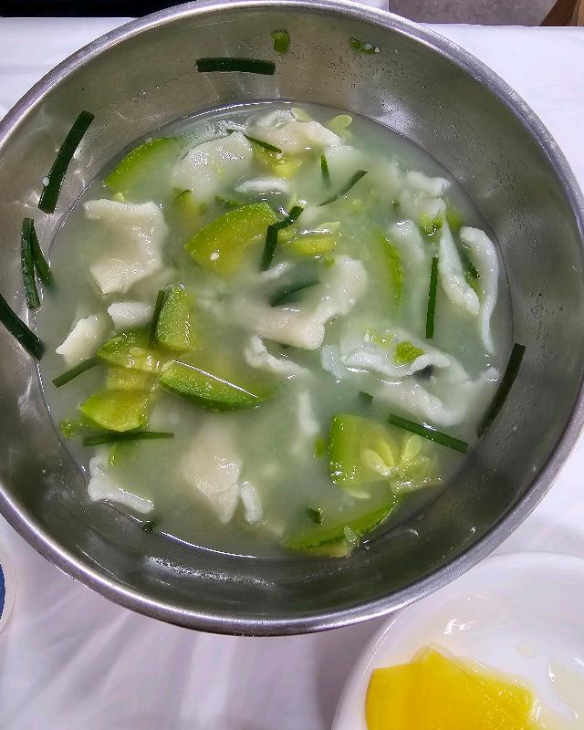 다슬기 수제비 확대 사진