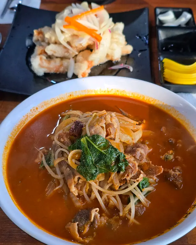 차돌 짬뽕과 탕수육