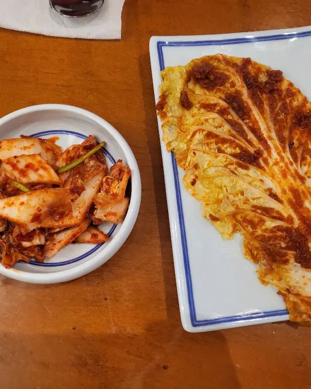 칼국수와 환상의 궁합을 자랑하는 실비김치