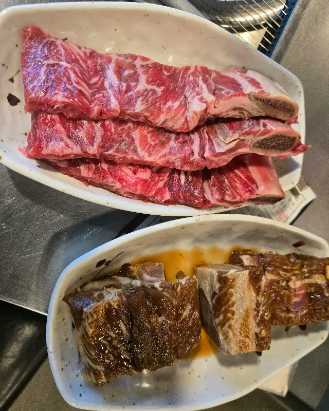 생갈비와 양념갈비