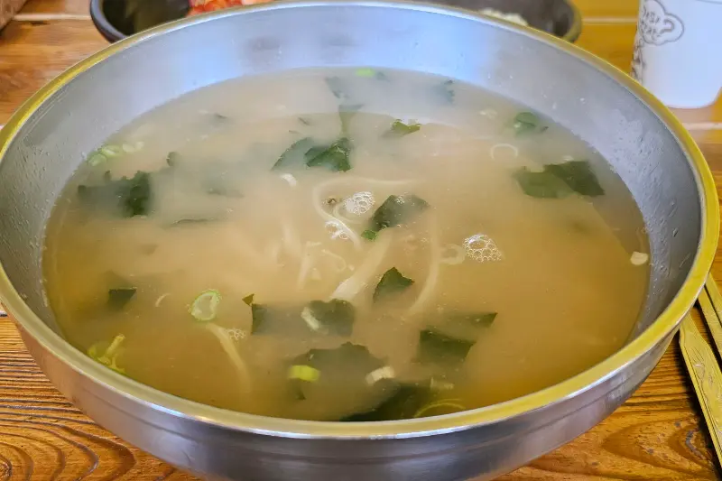 다시 봐도 먹고 싶은 황태칼국수