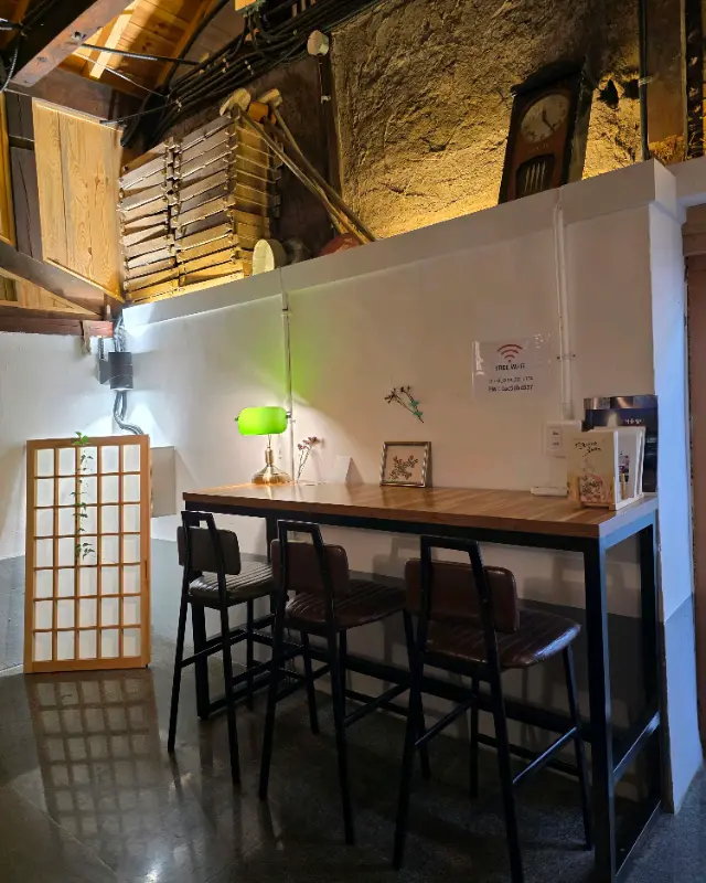 카페 내부 테이블