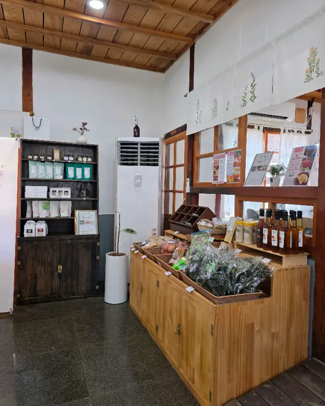 카페 내부 인테리어