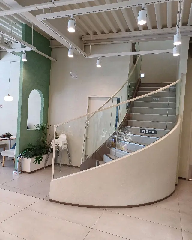 세련된 계단 디자인