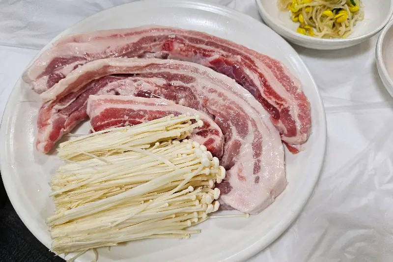 녹차 먹인 돼지 삼겹살