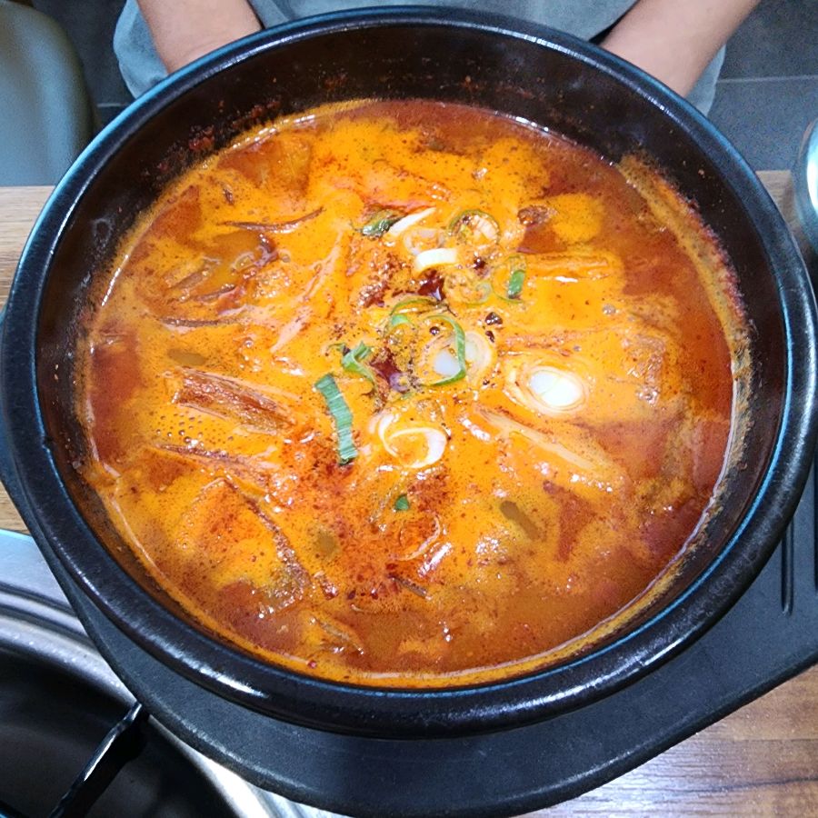 얼큰한 부대찌개