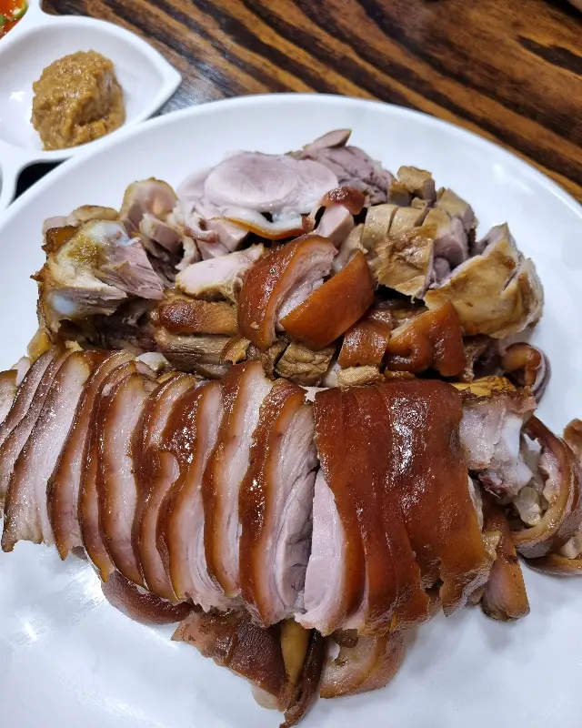 족발 한 상 차림