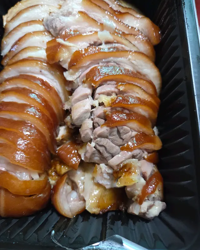 윤기가 흐르는 족발 단면