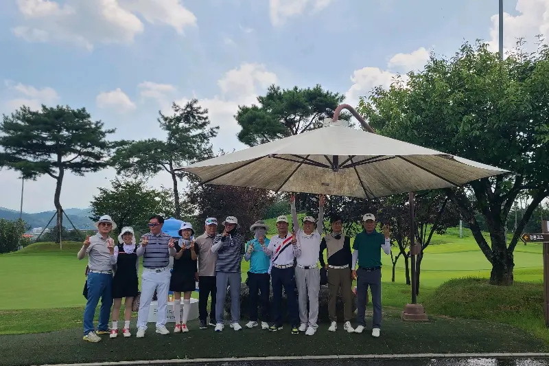 골프장에서 단체사진