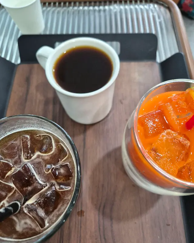 카페 내부 인테리어