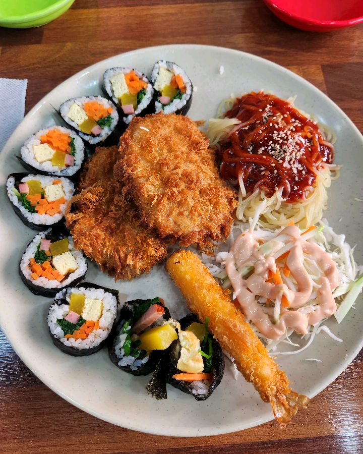 돈까스 김밥 세트