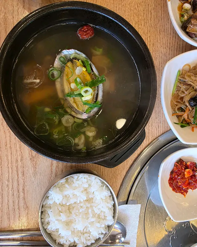 전복 갈비탕과 밥