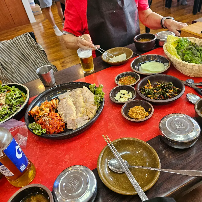 푸짐한 보쌈 한 상 차림