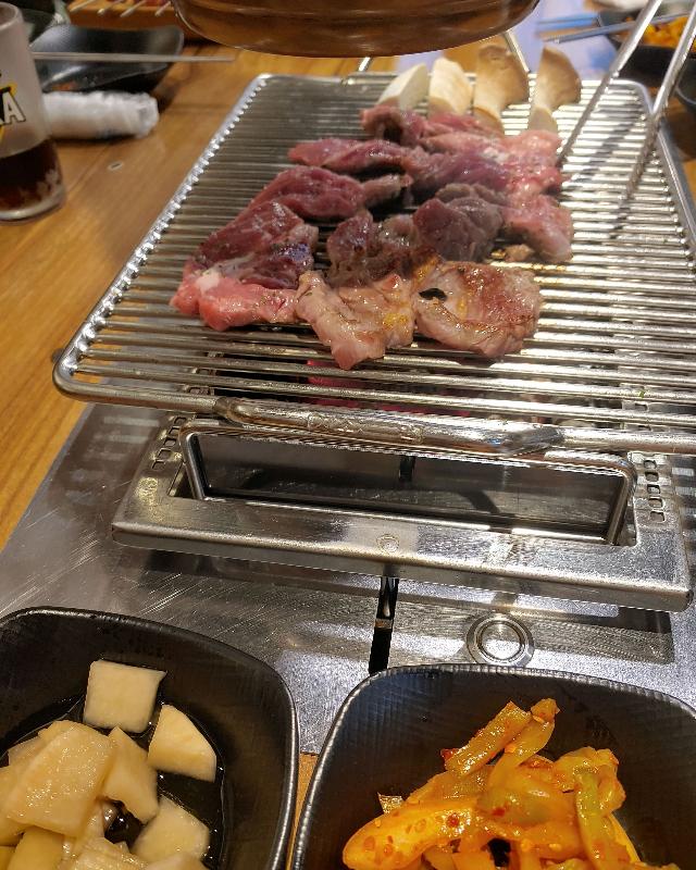 숯불에 구워먹는 양갈비